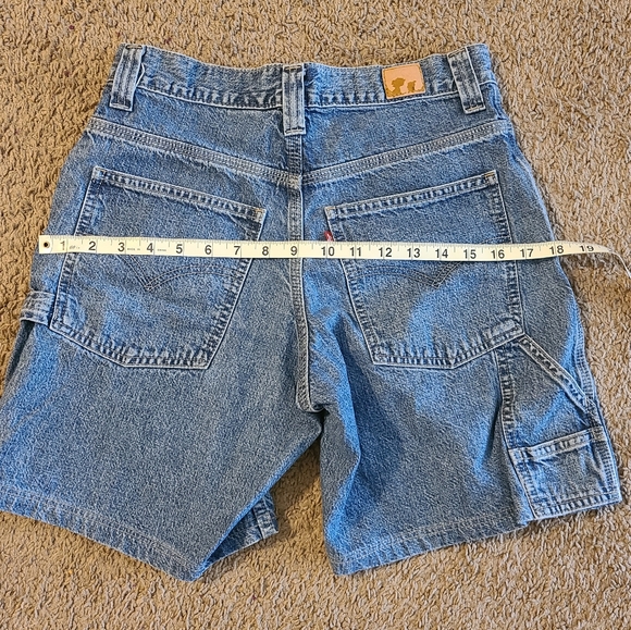 ☆Vintage levi medium rise shorts☆ - Picture 10 of 10